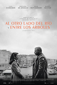 Al otro lado del r&iacute;o y entre los &aacute;rboles